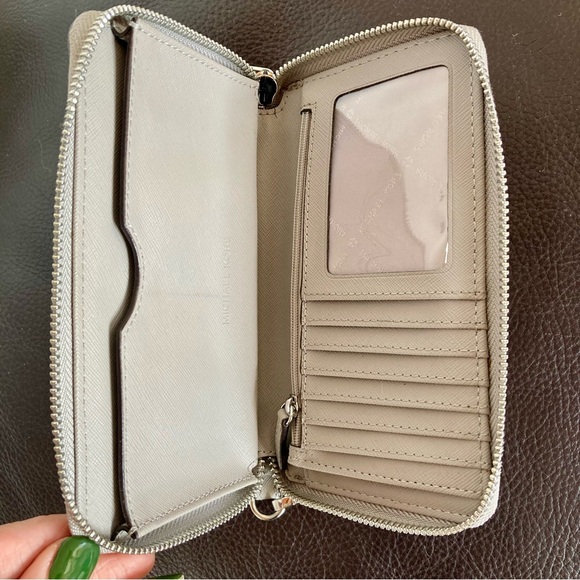 Michael Kors Zip Wallet Giftables Ash Grey Leather Large Flat Mf Phone Case - Picture 5 of 7